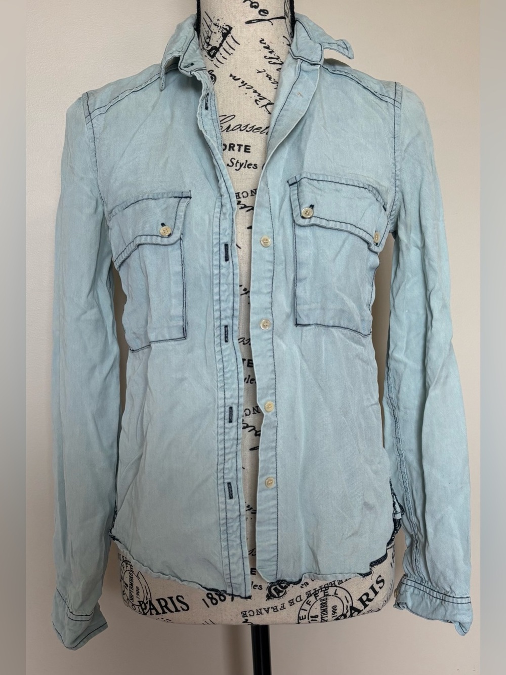 Aritzia Wilfred button down top Sz xs